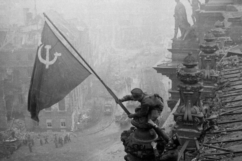 flag over the Reichstag